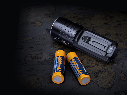 Fenix - Latarka akumulatorowa LR35R - 10000 lumenów