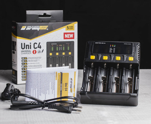 Armytek - Ładowarka Uni C4 - Adapter samochodowy - A04501C