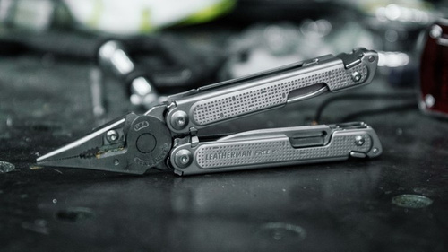 Leatherman - FREE P2 Multitool - 832638