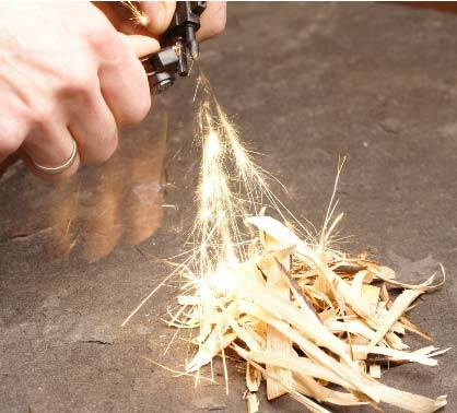 EDCX - "Flaming Lizzard" Fire-starting Tool - Black - 2285