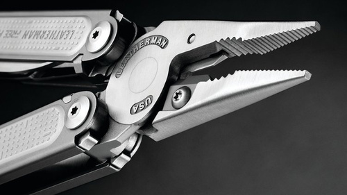 Leatherman - FREE P2 Multitool - 832638