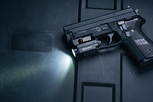 Olight - Latarka taktyczna na broń z celownikiem laserowym BALDR S - 800 lumenów - Czarna