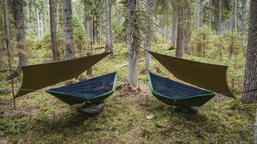 Lesovik - Wanderhängematte DRAKA mit Moskitonetz und Aufhängung SNEKA - Treetop Green