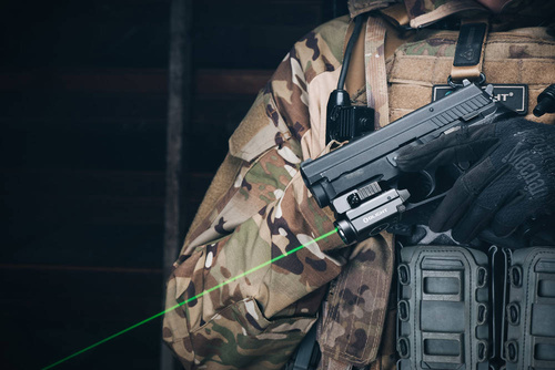 Olight - Latarka taktyczna na broń z celownikiem laserowym BALDR S - 800 lumenów - Czarna