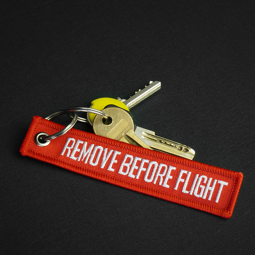 Mil-Tec - Brelok Remove Before Flight - Czerwony - 15901009