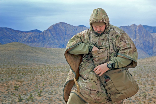 Helikon - Poncho Swagman Roll - Windpack - Climashield - Woodland - PO-SMR-NL-03